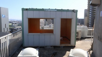 プレハブ小屋