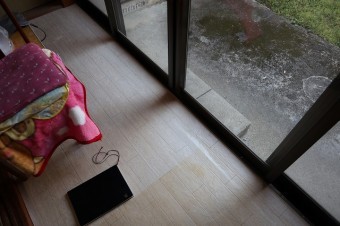 フロアー
