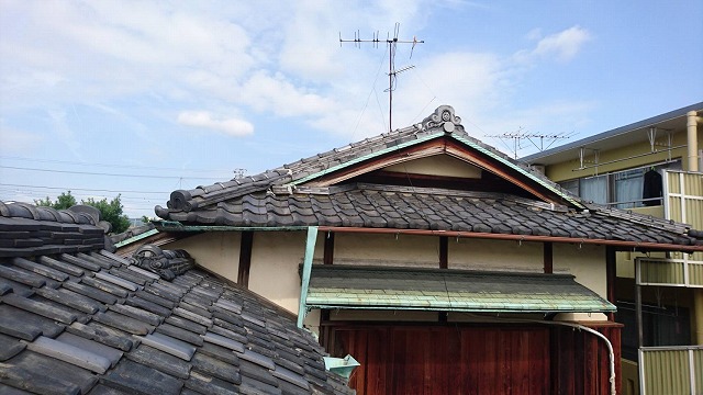 葺き替え時期の屋根